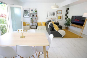 3 Minute Walk to Beach Family Friendly Apartment with Free Parking